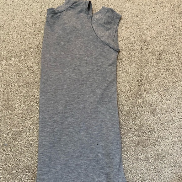 Athleta off the shoulder work out top - Picture 3 of 3